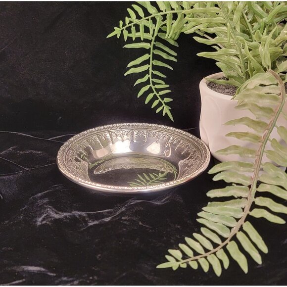 Vintage Reed and Barton Silverplate Dish - Picture 12 of 14